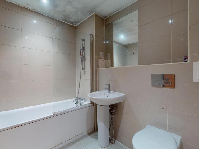 1 bedroom flat to rent on Headstone Road, London