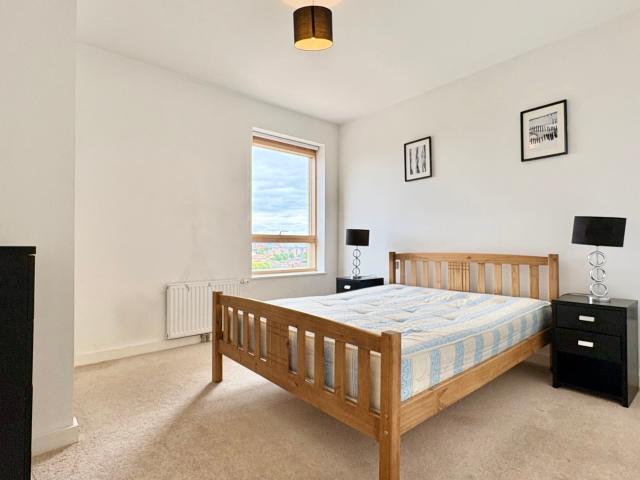 1 bedroom flat to rent on Rathbone Street, London