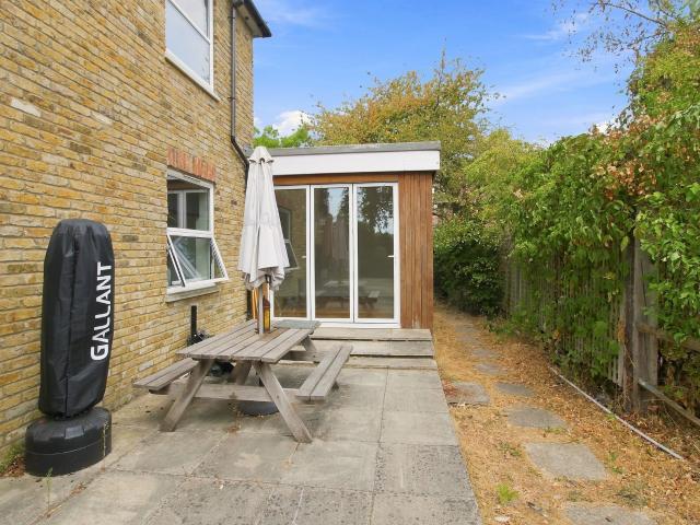 1 bedroom flat to rent on Strayfield Road, London