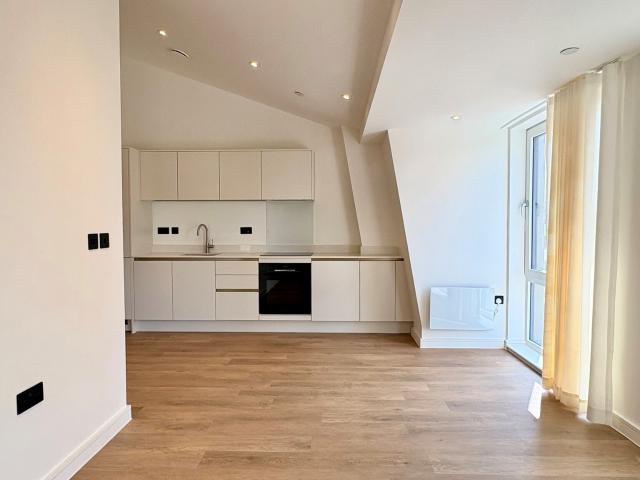 1 bedroom flat to rent on Windsor Bridge Road, Bath