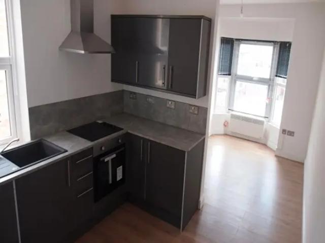 1 Bedroom Flat To Rent In Narborough Road, Leicester, LE3