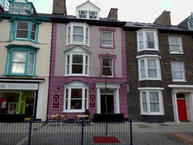 1 Bedroom Flat To Rent In North Parade, Aberystwyth, Ceredigion, SY23