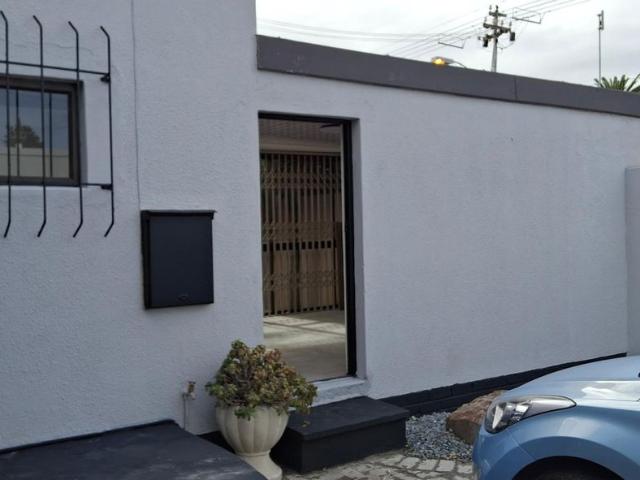 1 Bedroom flat to rent in Ottery, Cape Town