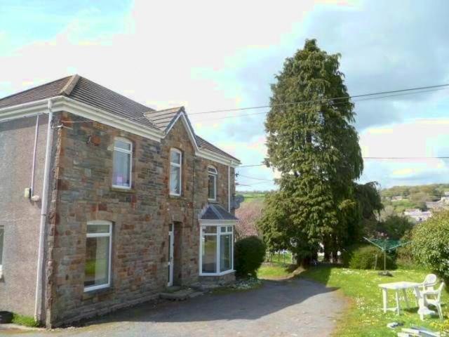 1 Bedroom Flat To Rent In Ashgrove, Pontyberem, Carmarthenshire, SA15