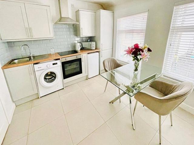 1 Bedroom Flat To Rent In Beaufort Rise, Ebbw Vale, NP23