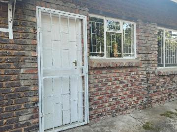 1 Bedroom flat to rent in Bo Dorp, Rustenburg