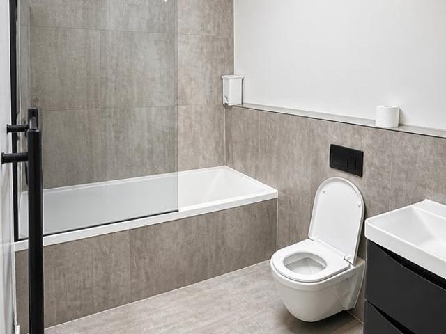 1 bedroom flat to rent in Cobham High Street!