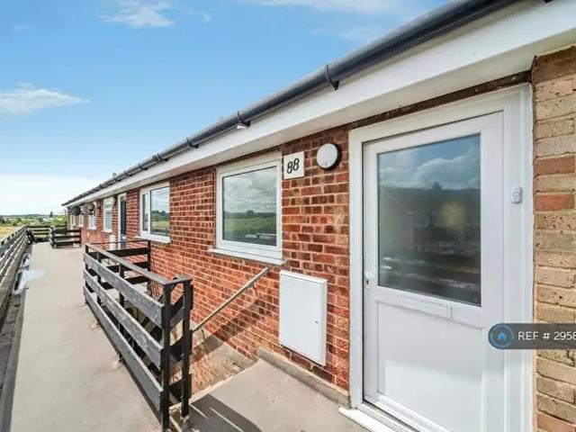 1 Bedroom Flat To Rent In Coombe Hill Crescent, Thame, OX9