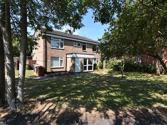 1 Bedroom Flat To Rent In Compton Way, Earls Barton, North Northamptonshire, NN6
