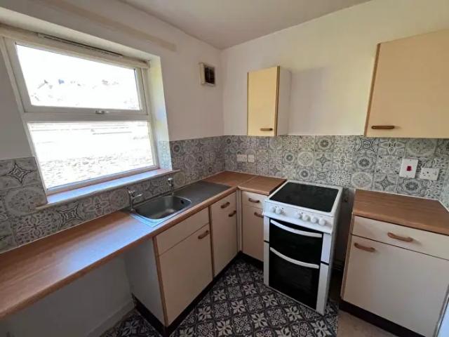 1 Bedroom Flat To Rent In Dumbarton House Court, Bryn Y Mor Crescent, Swansea, SA1