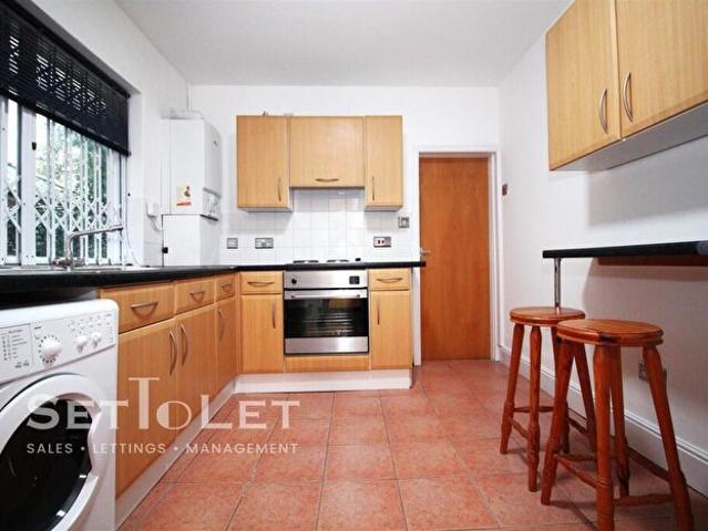 1 Bedroom Flat To Rent In Evington Road, Leicester, LE2