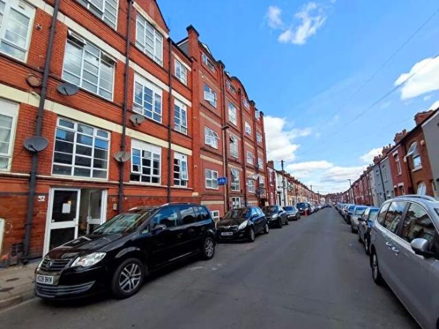 1 Bedroom Flat To Rent In Flat, Asfordby Street, Leicester, LE5