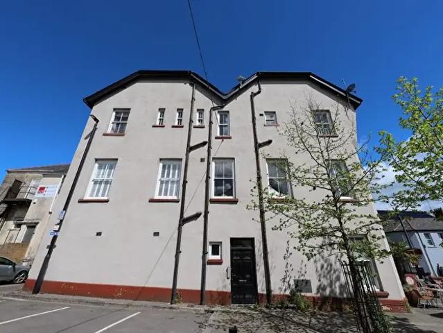 1 Bedroom Flat To Rent In Flat, High Street, Aberdare, CF44