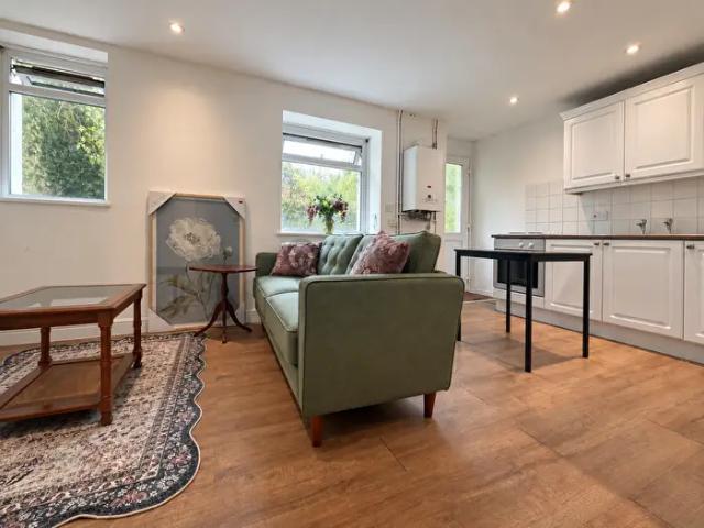 1 Bedroom Flat To Rent In Flat, The Synagogue, Cliff Terrace, Pontypridd, Rhondda Cynon Taf, CF37