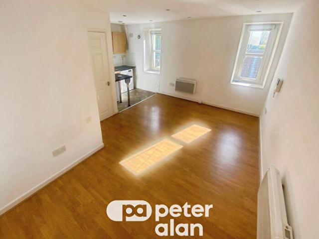 1 Bedroom Flat To Rent In Glancynon Flat, Duffryn Street, CF45