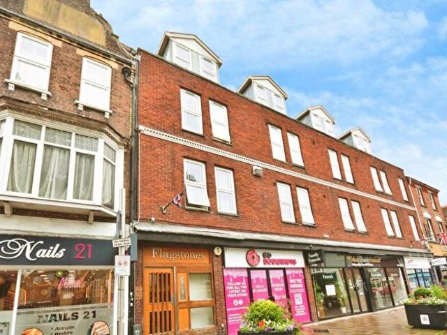 1 Bedroom Flat To Rent In Granville Place, Aylesbury, HP20