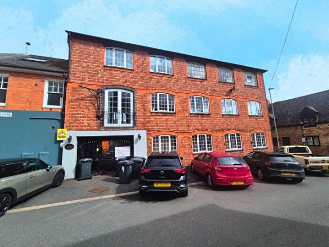 1 Bedroom Flat To Rent In Harcourt Square, Earls Barton, NN6