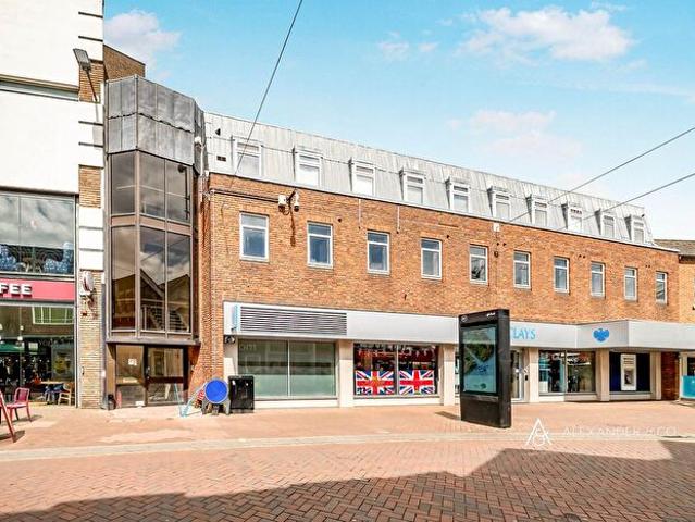 1 Bedroom Flat To Rent In High Street, HP20