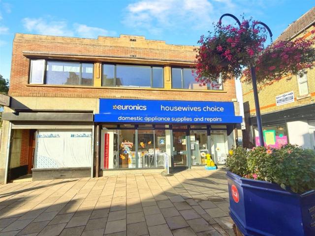 1 Bedroom Flat to Rent in High Street, Rushden, NN10