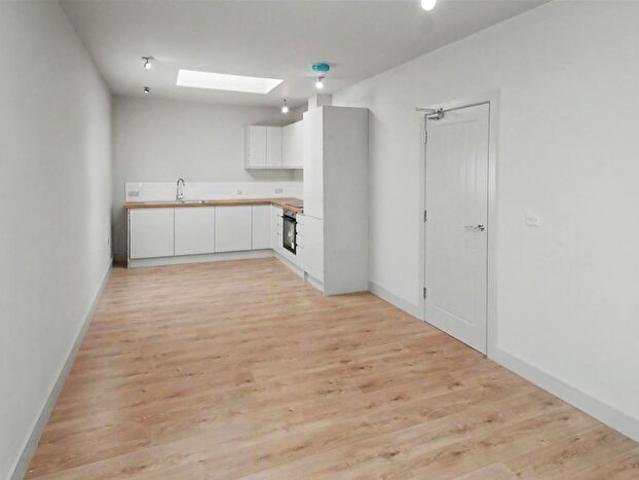 1 Bedroom Flat To Rent In High Street, Rushden, NN10