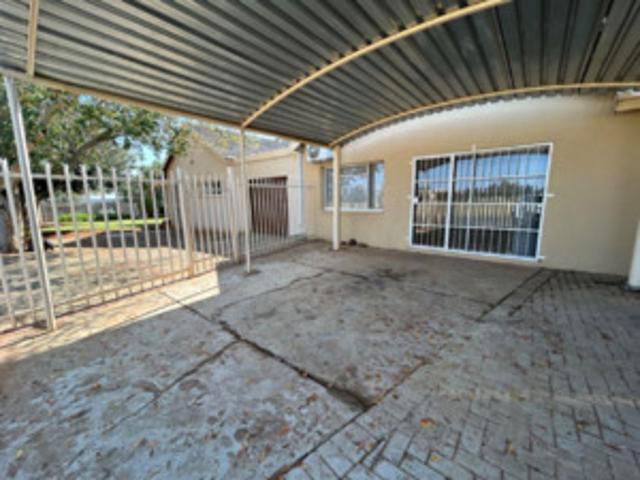 1 Bedroom Flat to Rent in Hillcrest Petrus Street