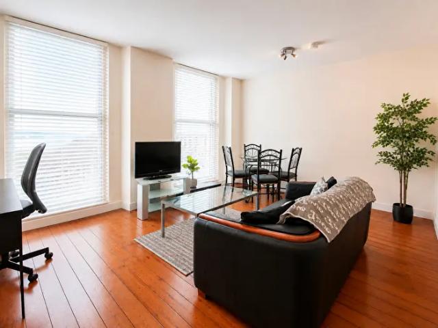 1 Bedroom Flat To Rent In Ingram Street, Merchant City, Glasgow, G1
