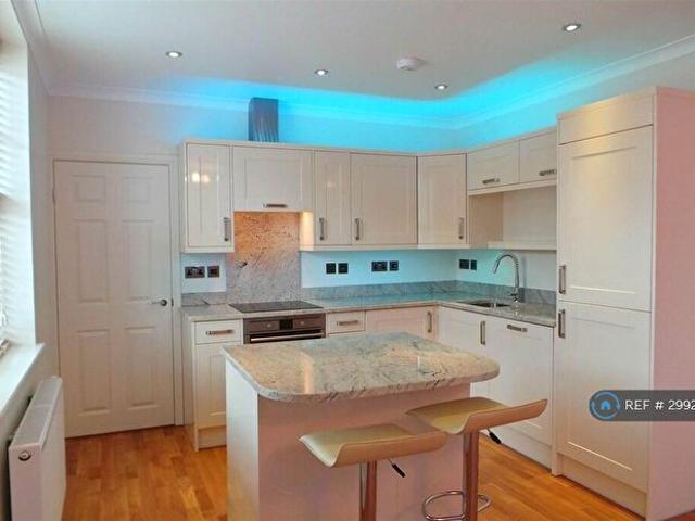 1 Bedroom Flat To Rent In Pipewell Court, Rugby, CV22