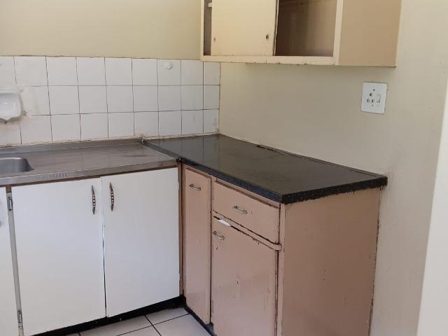 1 BEDROOM FLAT TO RENT IN PRETORIA WEST