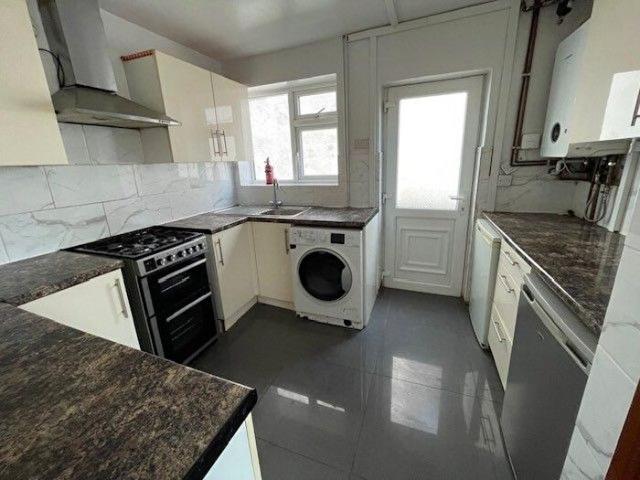 1 Bedroom Flat To Rent In Rydal Avenue, Loughborough, LE11