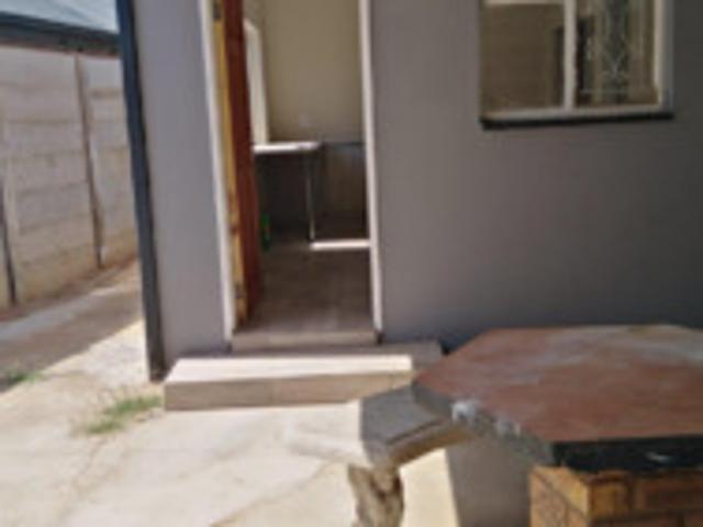 1 Bedroom Flat to Rent in Rhodesdene Michael Street