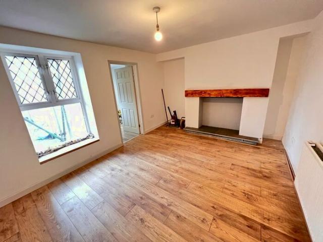 1 Bedroom Flat To Rent In Richmond Terrace, Carmarthen, Carmarthenshire, SA31