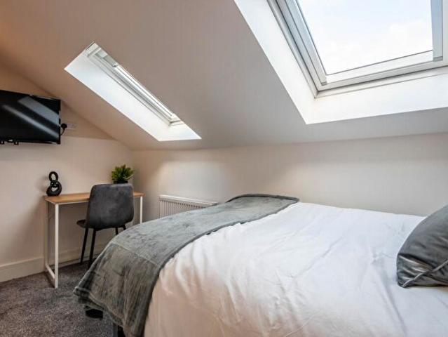 1 Bedroom Flat To Rent In Room Hope Street, Beeston, Nottingham, NG9