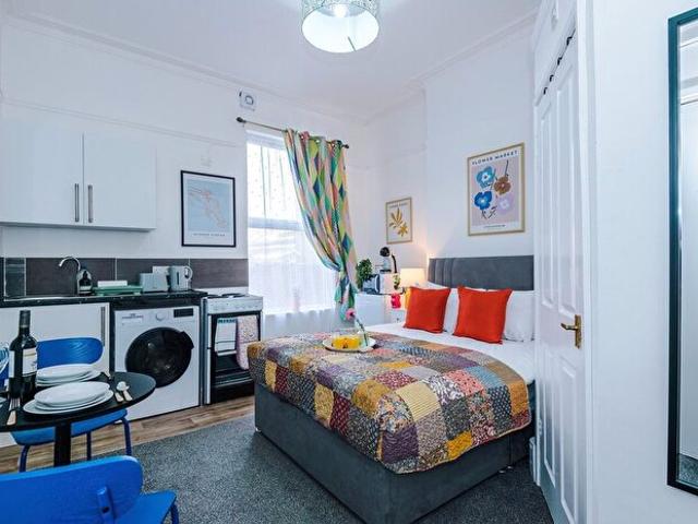 1 Bedroom Flat To Rent In Royal Leamington Spa, CV31