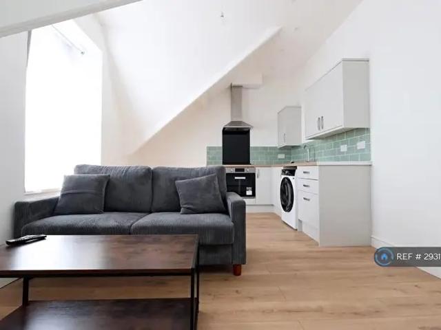 1 Bedroom Flat To Rent In St Thomas, Swansea, SA1
