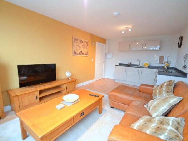 1 Bedroom Flat To Rent In Station Road, Kettering, NN15