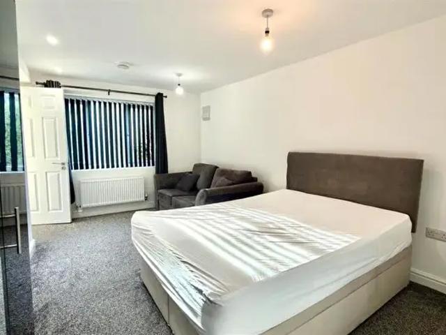 1 Bedroom Flat To Rent In Summer Lane, Minworth, Sutton Coldfield, B76