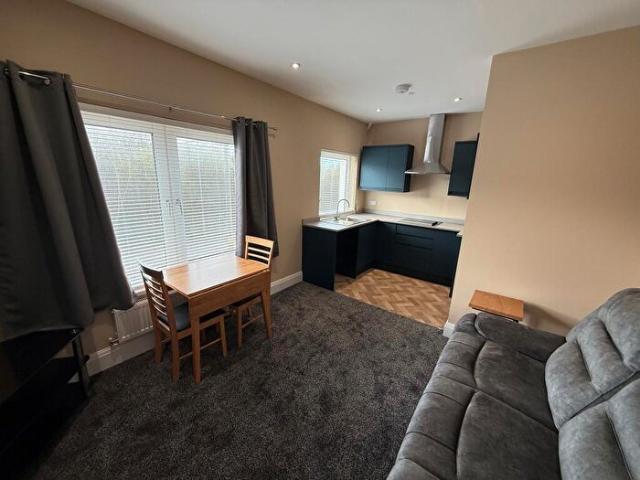 1 Bedroom Flat To Rent In Swansea Road, Garden Village, Swansea, SA4