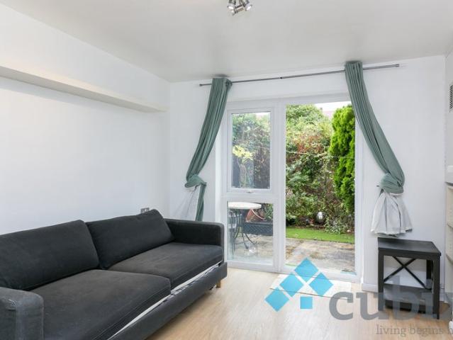 1 Bedroom Flat to Rent in SE14 with garden