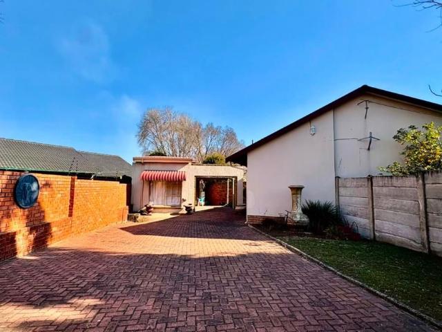 1 Bedroom flat to rent in Secunda