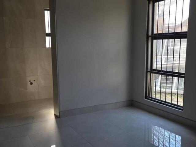 1 Bedroom flat to rent in Secunda