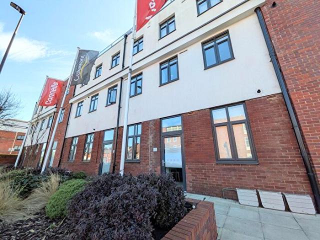 1 Bedroom Flat To Rent In Sloane House, New Street, HP20