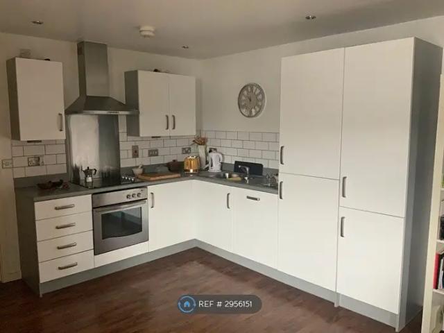 1 Bedroom Flat To Rent In South Quay, Swansea, SA1