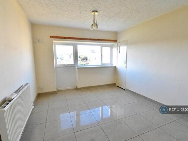 1 Bedroom Flat To Rent In The Hendre Flats, Brynmawr, Wales, NP23