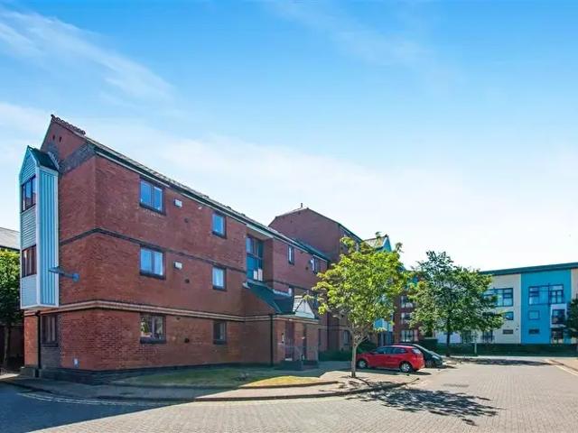 1 Bedroom Flat To Rent In Trawler Road, Swansea, SA1