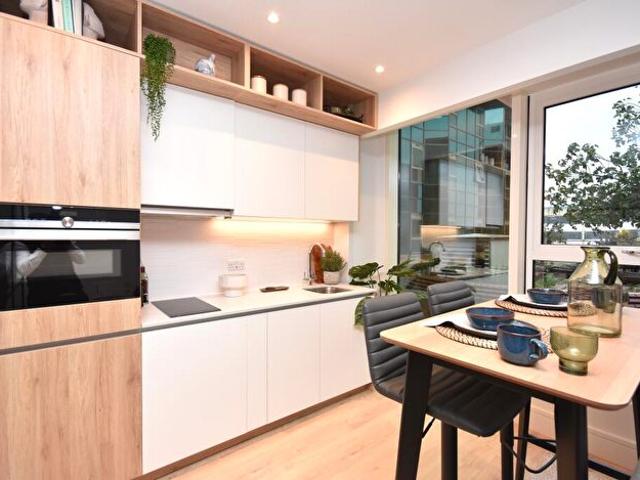 1 Bedroom Flat To Rent In Virginia House, Walton Street, HP21