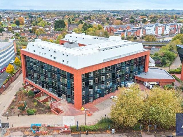 1 Bedroom Flat To Rent In Virginia House, Walton Street, HP21
