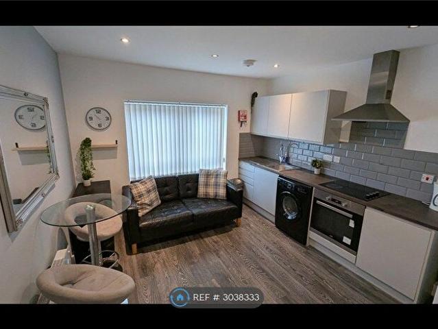 1 Bedroom Flat To Rent In Walter Road, Swansea, SA1