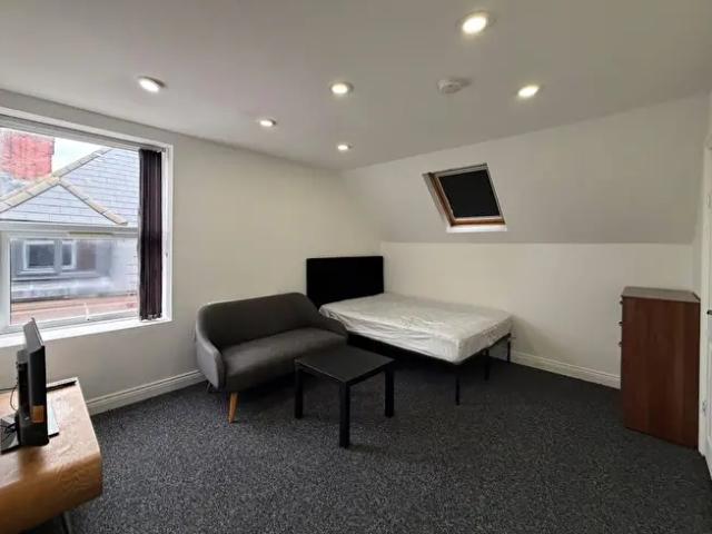 1 Bedroom Flat To Rent In West Cotes, Leicester, LE3