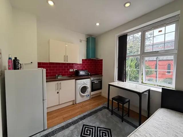 1 Bedroom Flat To Rent In Westcotes Drive, Leicester, LE3