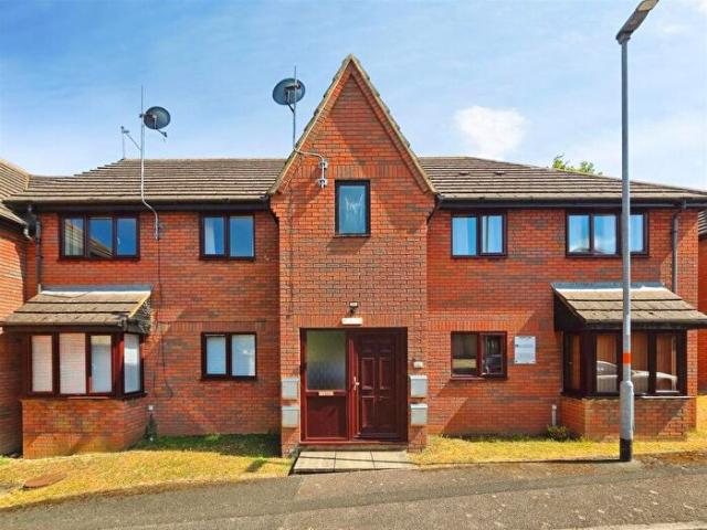 1 Bedroom Flat To Rent In Whites Rise, Irthlingborough, Northants, NN9